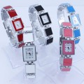 elegantní dámské hodinky v retro stylu | bílé, černé, červené, modré, růžové