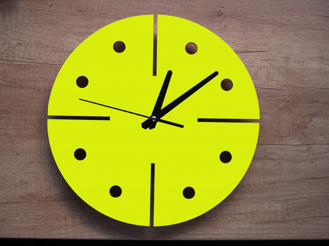 Nástěnné dřevěné hodiny"modern" v několika barevných variantách - žluté