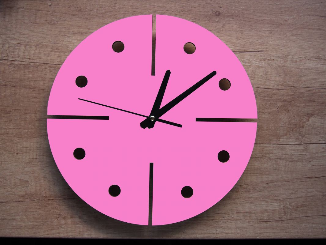 Nástěnné dřevěné hodiny"modern" v několika barevných variantách - růžové