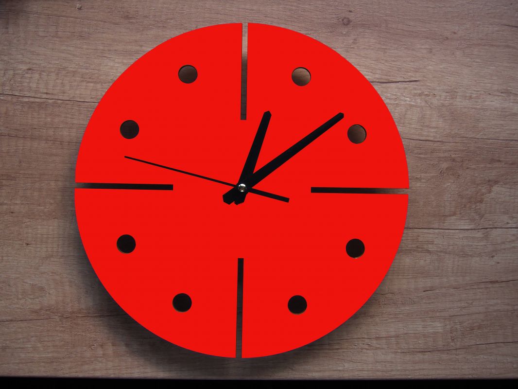 Nástěnné dřevěné hodiny"modern" v několika barevných variantách - červené